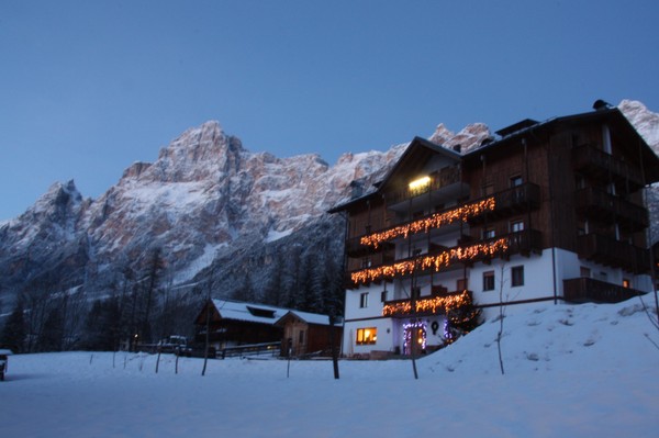 Photo exteriors Hotel Oasi