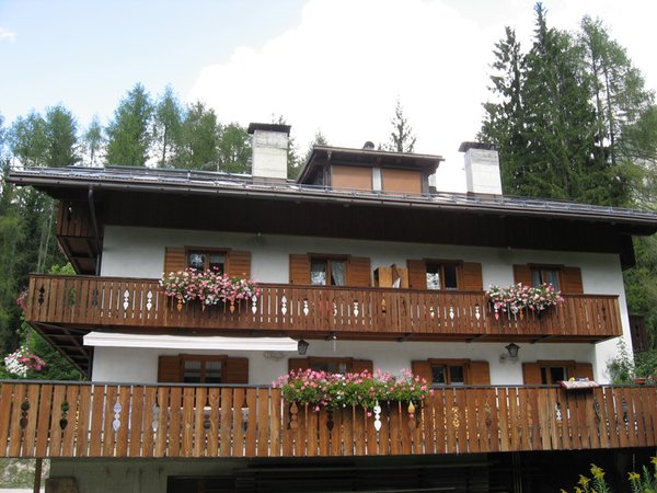 Foto esterno in estate Ciasa Festinel