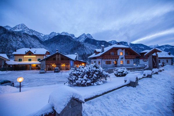 Foto esterno in inverno La Baita