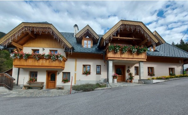 Foto Außenansicht B&B + Ferienwohnungen auf dem Bauernhof Kassian