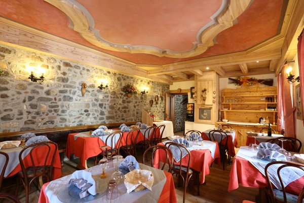 Il ristorante Forni di Sopra (Alpi Friulane) Centrale