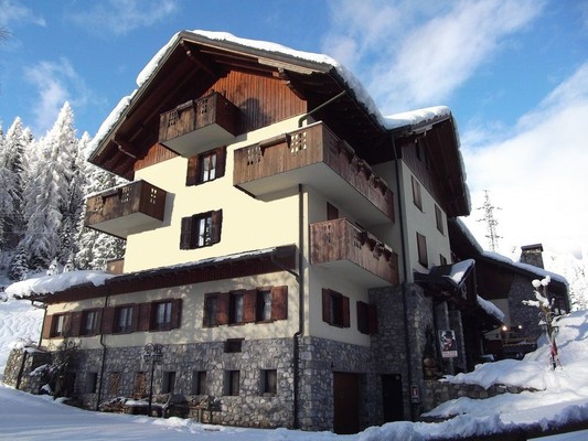 Foto Außenansicht Hotel Nuoitas