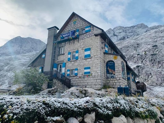 Foto esterno Rifugio con camere Celso Gilberti