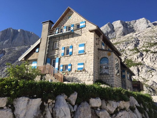 Foto esterno Rifugio con camere Celso Gilberti