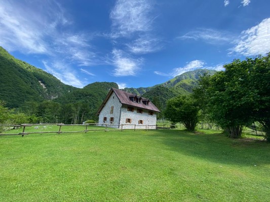 Foto Außenansicht B&B + Ferienwohnungen auf dem Bauernhof Pian dei Tass