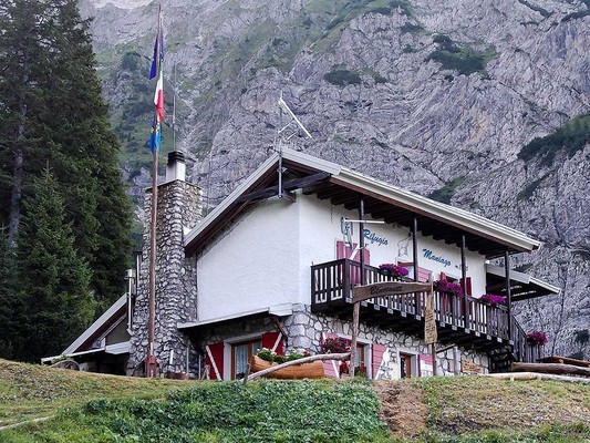 Foto esterno Rifugio Maniago