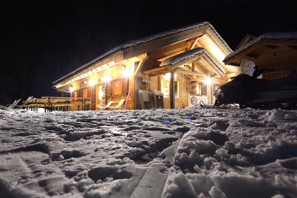 Foto esterno Rifugio La Suita