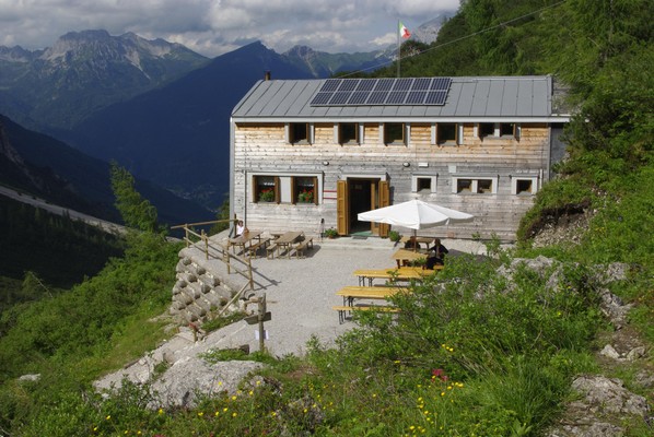 Foto esterno Rifugio con camere Flaiban Pacherini