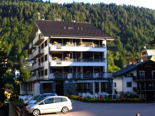 Photo exteriors Hotel Ginepro