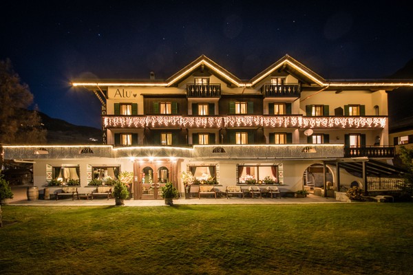 Photo exteriors Hotel Alù