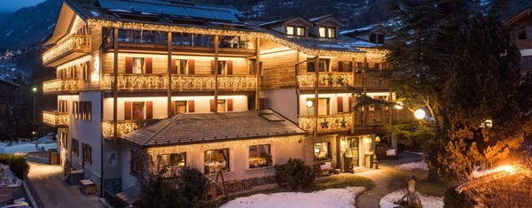Foto Außenansicht Hotel Genzianella