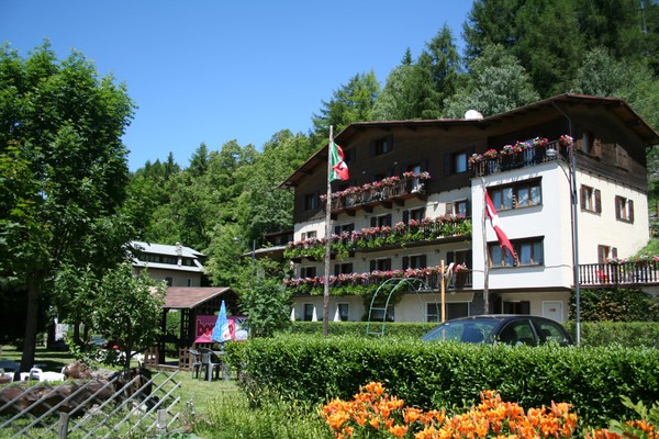 Foto Außenansicht Hotel Daniela