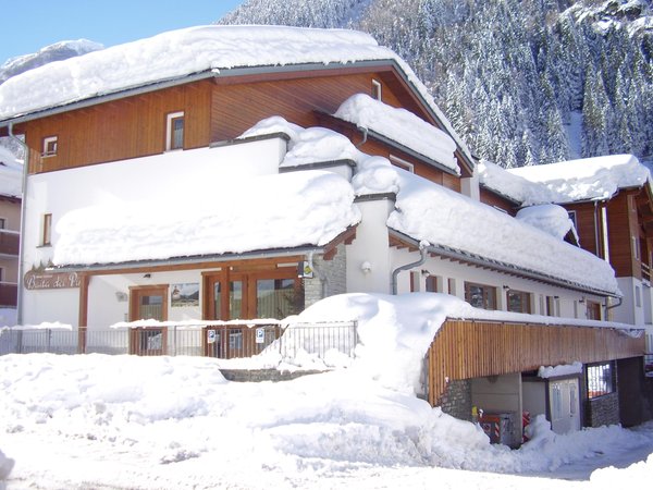 Foto esterno in inverno Baita dei Pini