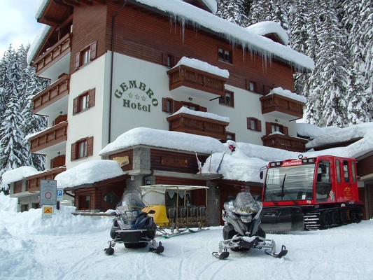 Foto Außenansicht Hotel Gembro