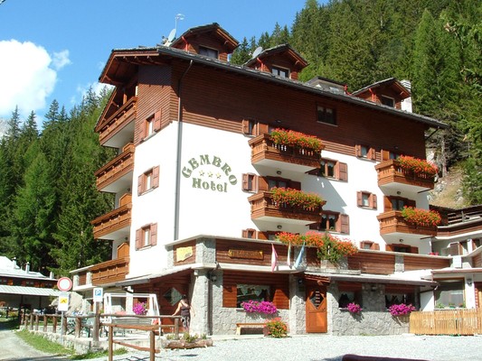 Foto Außenansicht Hotel Gembro