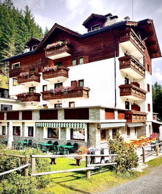 Foto Außenansicht Hotel Gembro