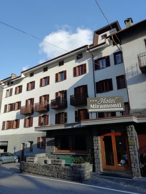 Foto Außenansicht Hotel Miramonti