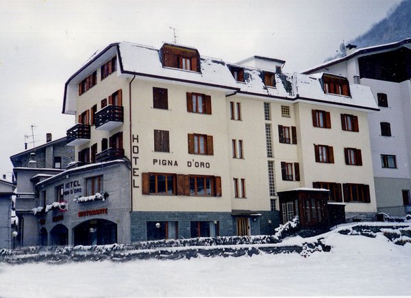 Foto invernale di presentazione Pigna d'Oro - Hotel 3 stelle