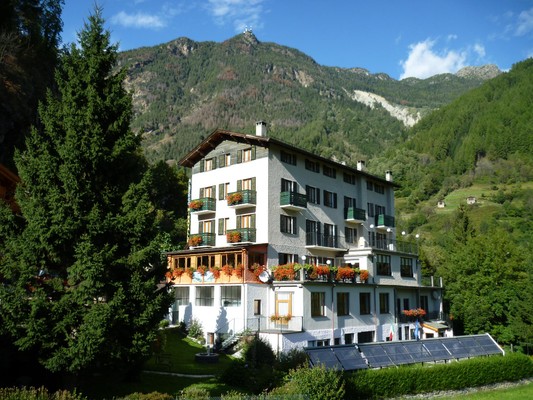 Foto Außenansicht Hotel Miravalle