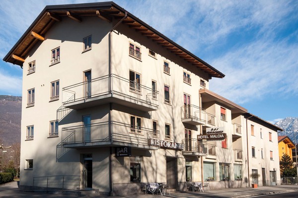 Photo exteriors Hotel Maloia