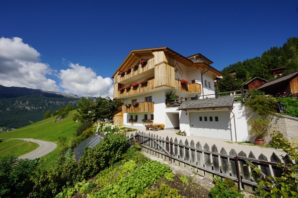 Photo exteriors Apartments Cresta