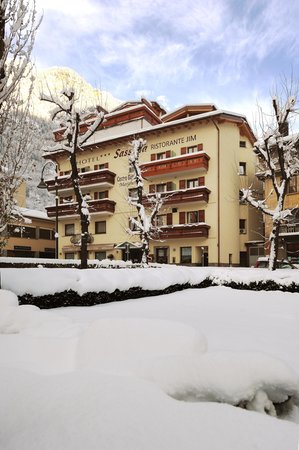 Foto esterno in inverno Sassella
