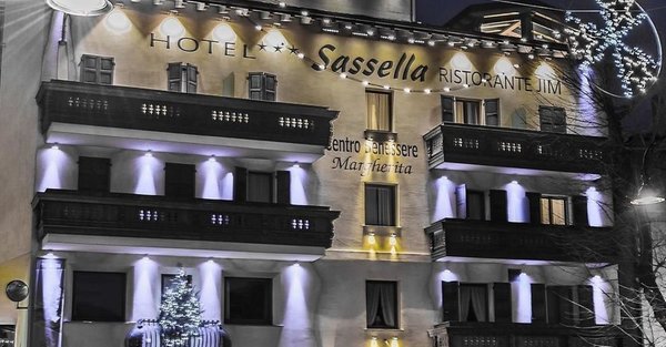 Foto esterno in inverno Sassella