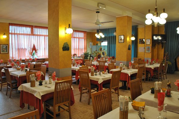 The restaurant Grosio (Tirano - Media Valle) Motel Dosdè