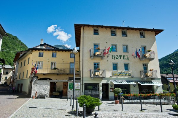 Foto estiva di presentazione Hotel Garni Le Corti