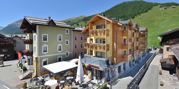 Foto Außenansicht Hotel Mota
