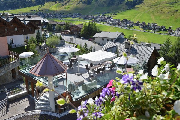 Photo exteriors in summer Baita Montana
