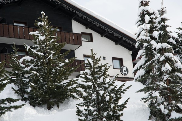 Photo exteriors Hotel Alexander Charme