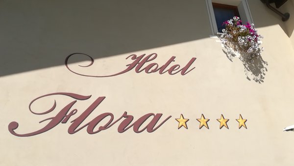 Photo exteriors Hotel Flora