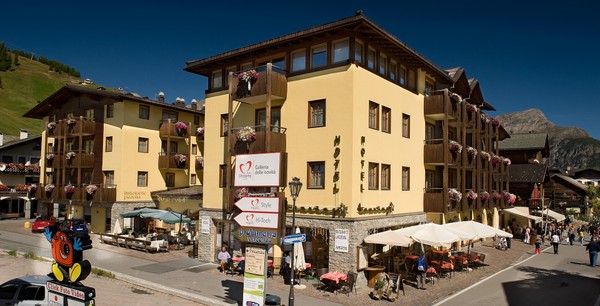 Photo exteriors Hotel Touring Livigno
