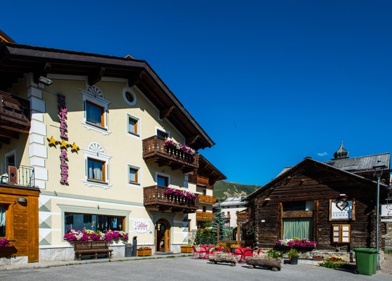 Foto Außenansicht Hotel Alba