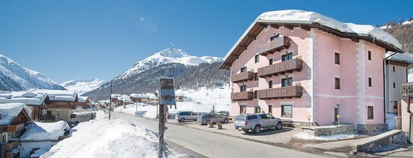 Foto esterno Hotel Garni Oasi