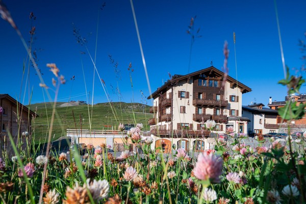 Photo exteriors Hotel Sciatori