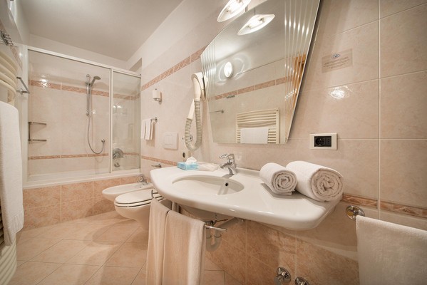 Photo of the bathroom Hotel Valtellina