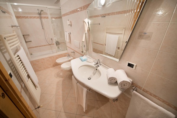 Photo of the bathroom Hotel Valtellina