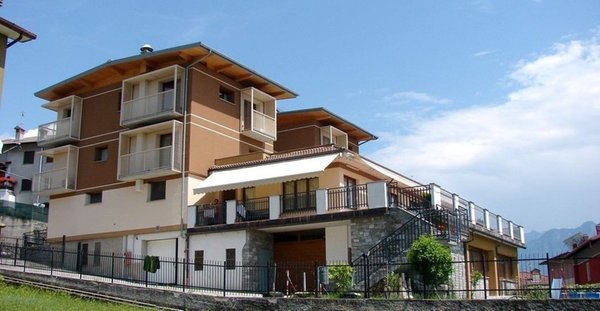 Foto esterno in estate Baraglia