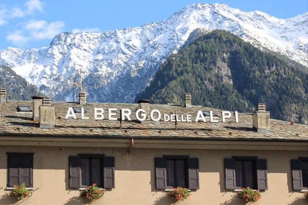 Foto estiva di presentazione Hotel Delle Alpi