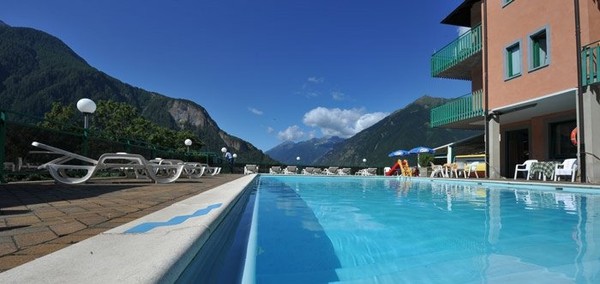 Foto della piscina all'aperto