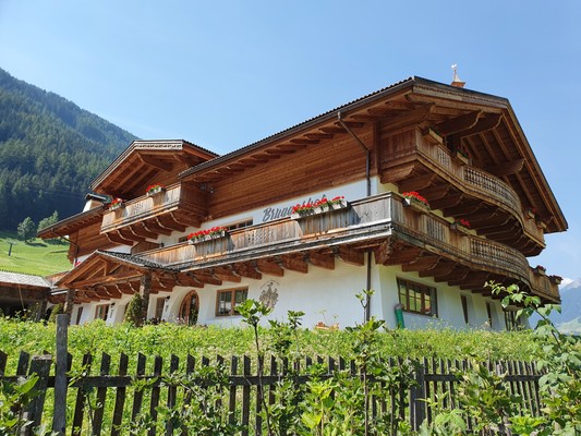 Photo exteriors Farmhouse apartments Bruggerhof at Klausberg