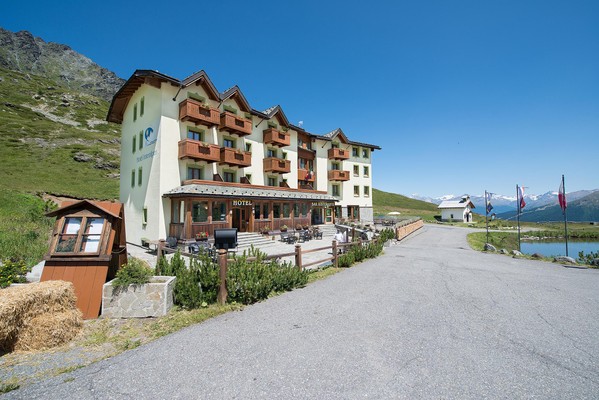 Foto Außenansicht Hotel Interalpen