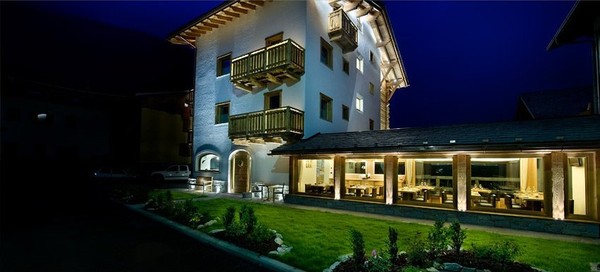 Foto Außenansicht Hotel Alpen