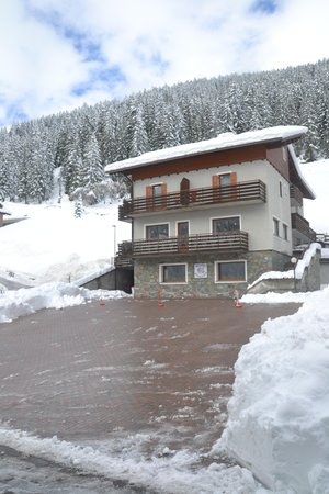 Foto esterno in inverno Rosalpina