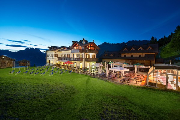 Foto esterno Hotel Gallo Cedrone