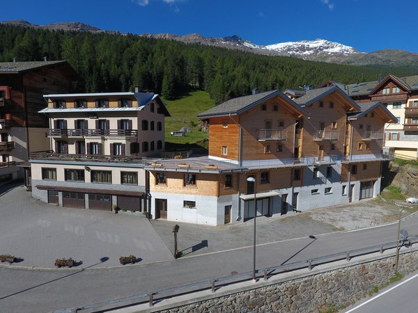 Foto esterno in estate Adler Rooms & Mountain Apartments