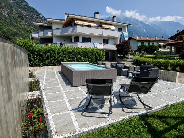 Foto della piscina all'aperto