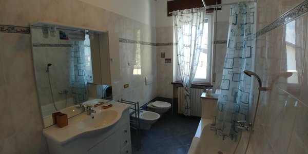 Foto del bagno B&B Affittacamere Valchiavenna